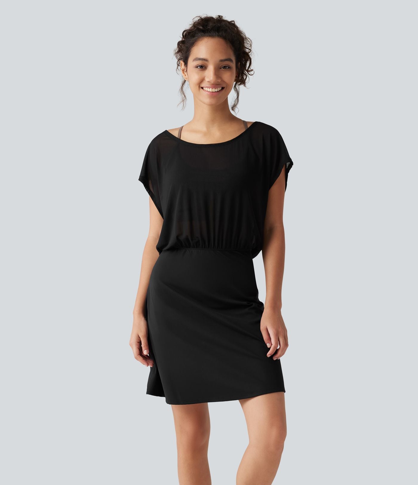 Robe-short mini SoftlyZero™ Plush pour le yoga à encolure bateau, manches courtes et poches - Easy Peasy