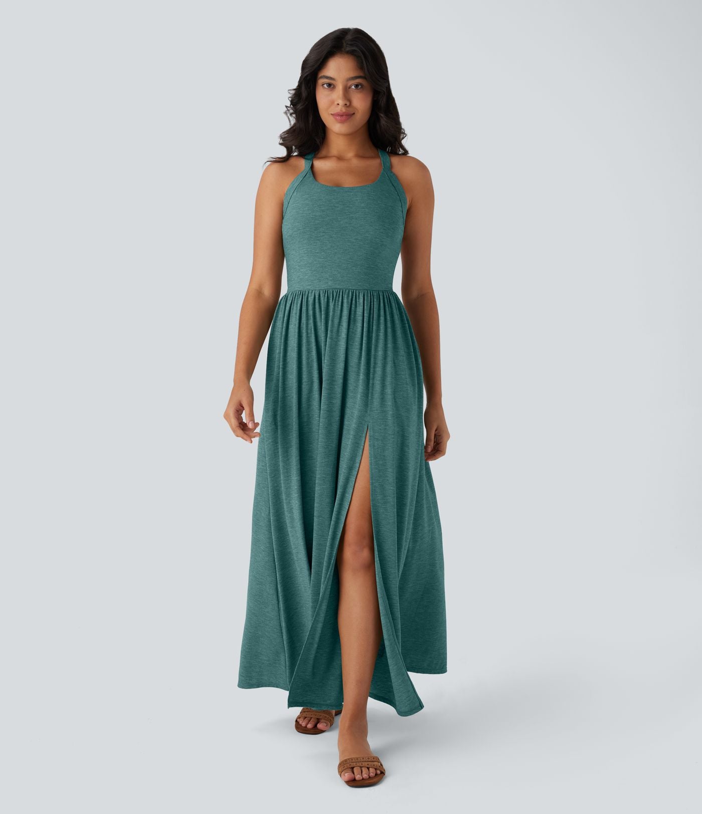 Robe longue fluide fendue avec poches latérales, dos nu et effet torsadé