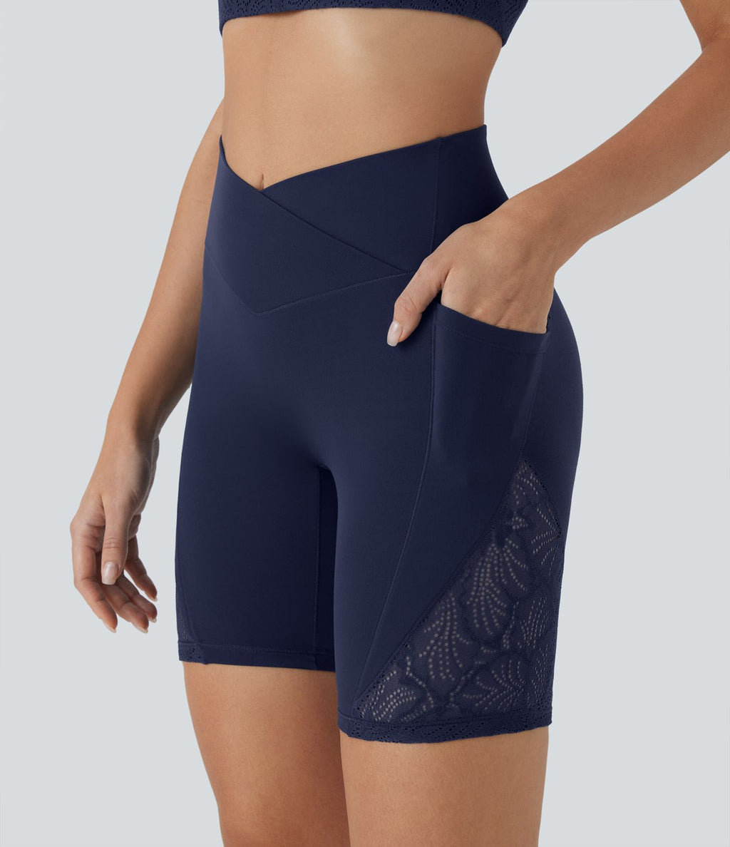 Short cycliste yoga 7'' Softlyzero™ taille haute croisé dentelle contrastante avec poches - UPF50+