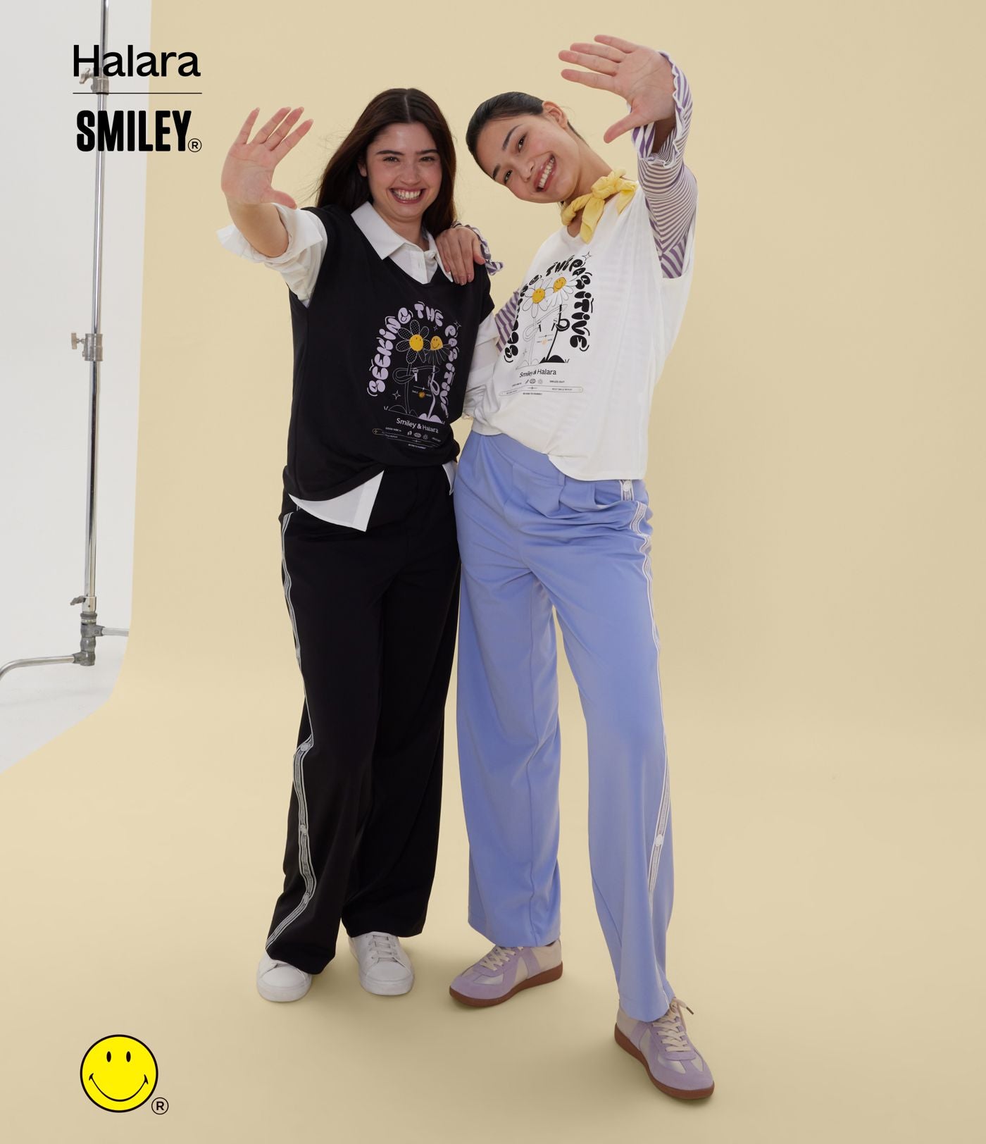 T-shirt casual Halara X Smiley® col V à manches courtes