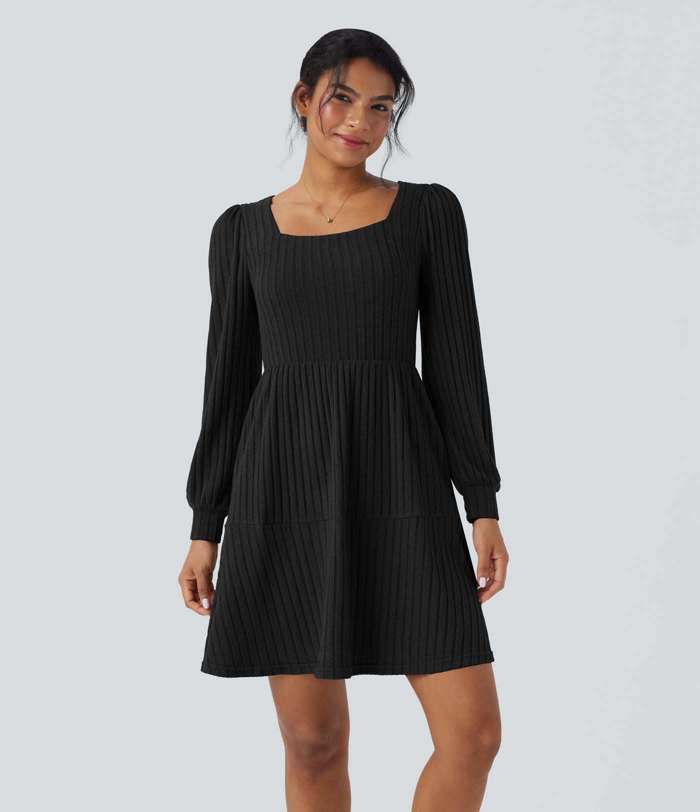 Robe décontractée maille côtelée décolleté carré manches longues bouffantes avec poches