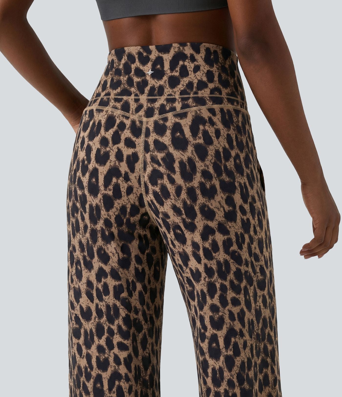 Pantalon de yoga jambes droites taille haute gainant imprimé léopard Halara UltraSculpt™ avec poches