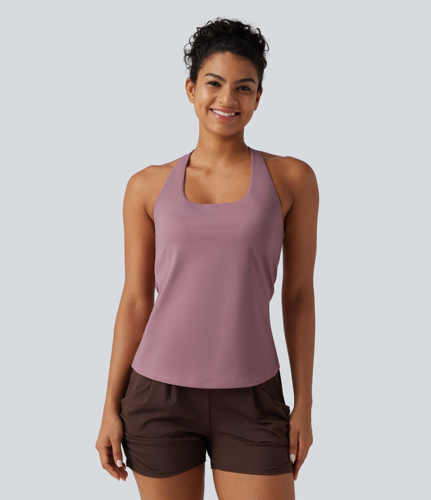 Débardeur de yoga à encolure U, toucher frais, séchage rapide, coussinets amovibles et protection solaire UPF 50+