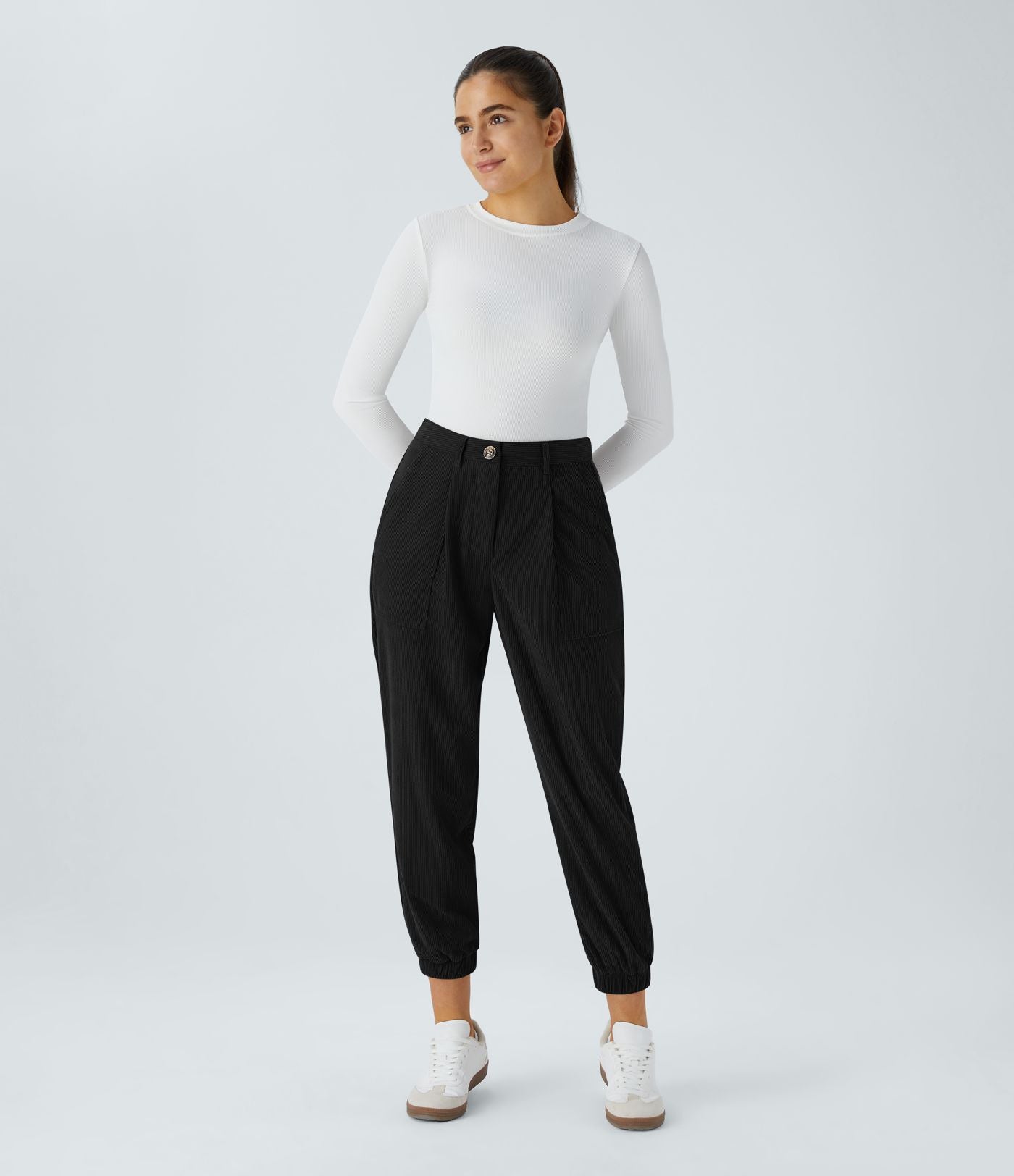 Pantalon décontracté en velours côtelé avec taille mi-haute, boutons et fermeture éclair