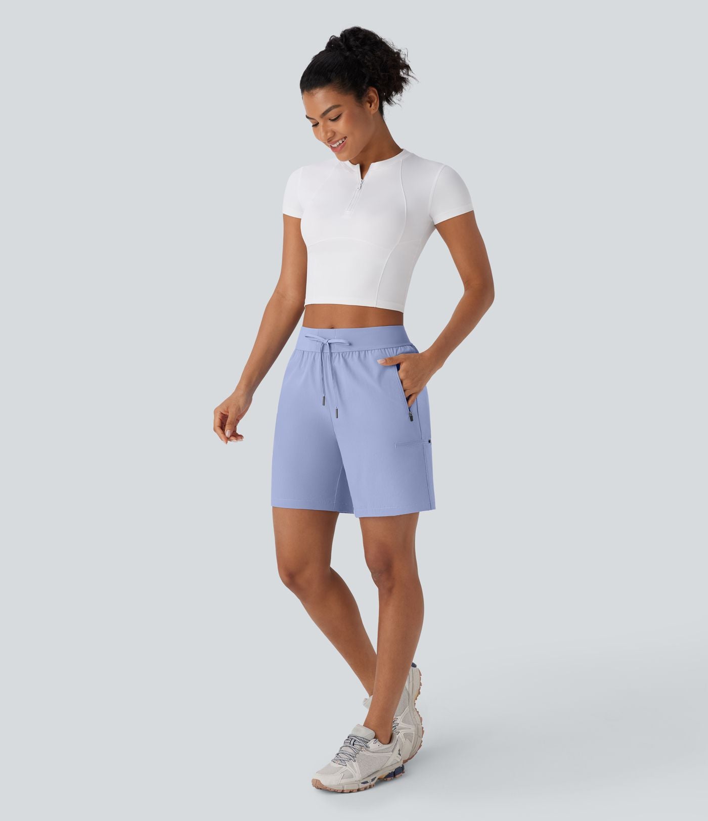 Short de randonnée à taille moyenne avec cordon de serrage et poches multiples à fermeture éclair, résistant à l'eau et à l'usure