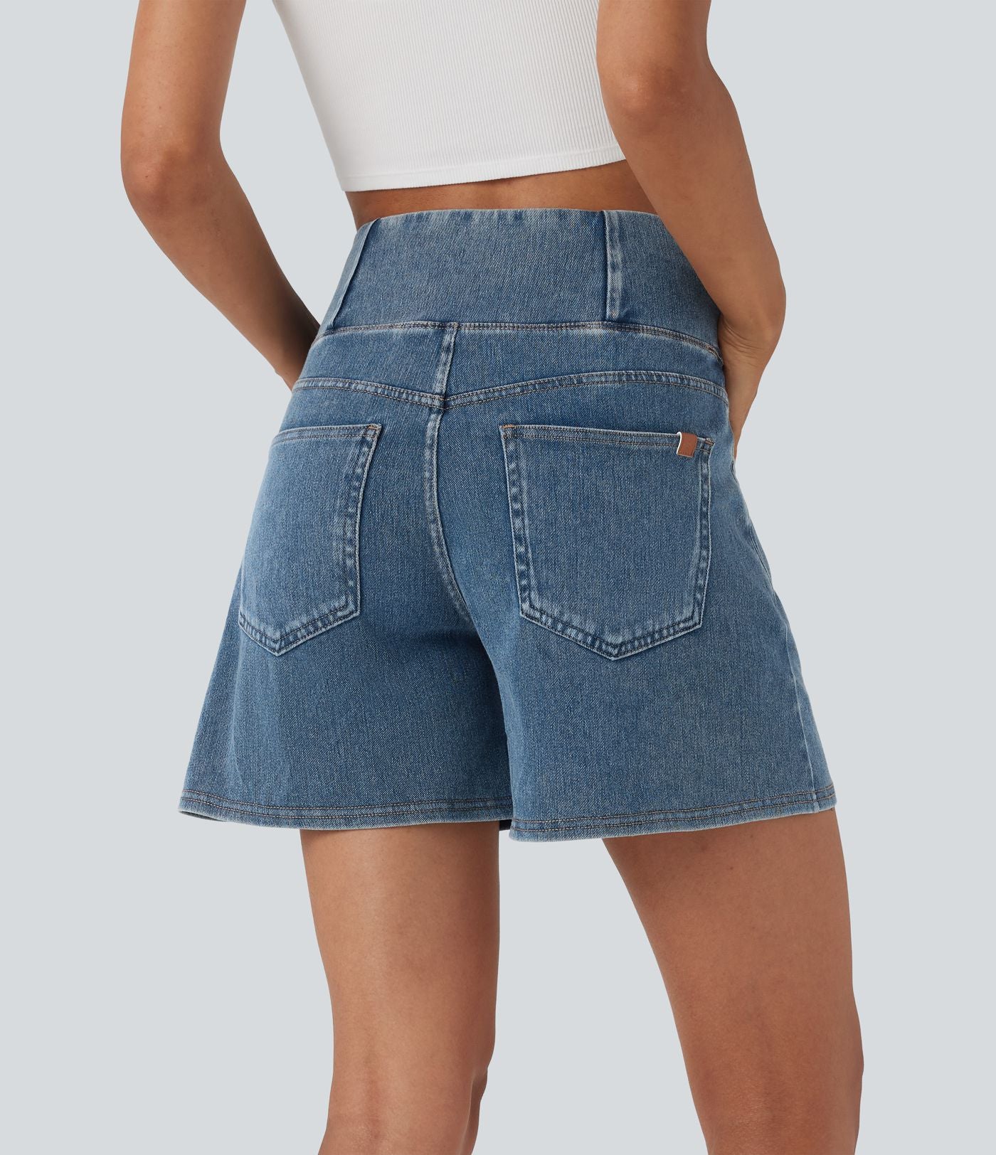 Halara Flex™ Short décontracté évasé à jambe large en denim extensible délavé taille haute croisée avec poches multiples