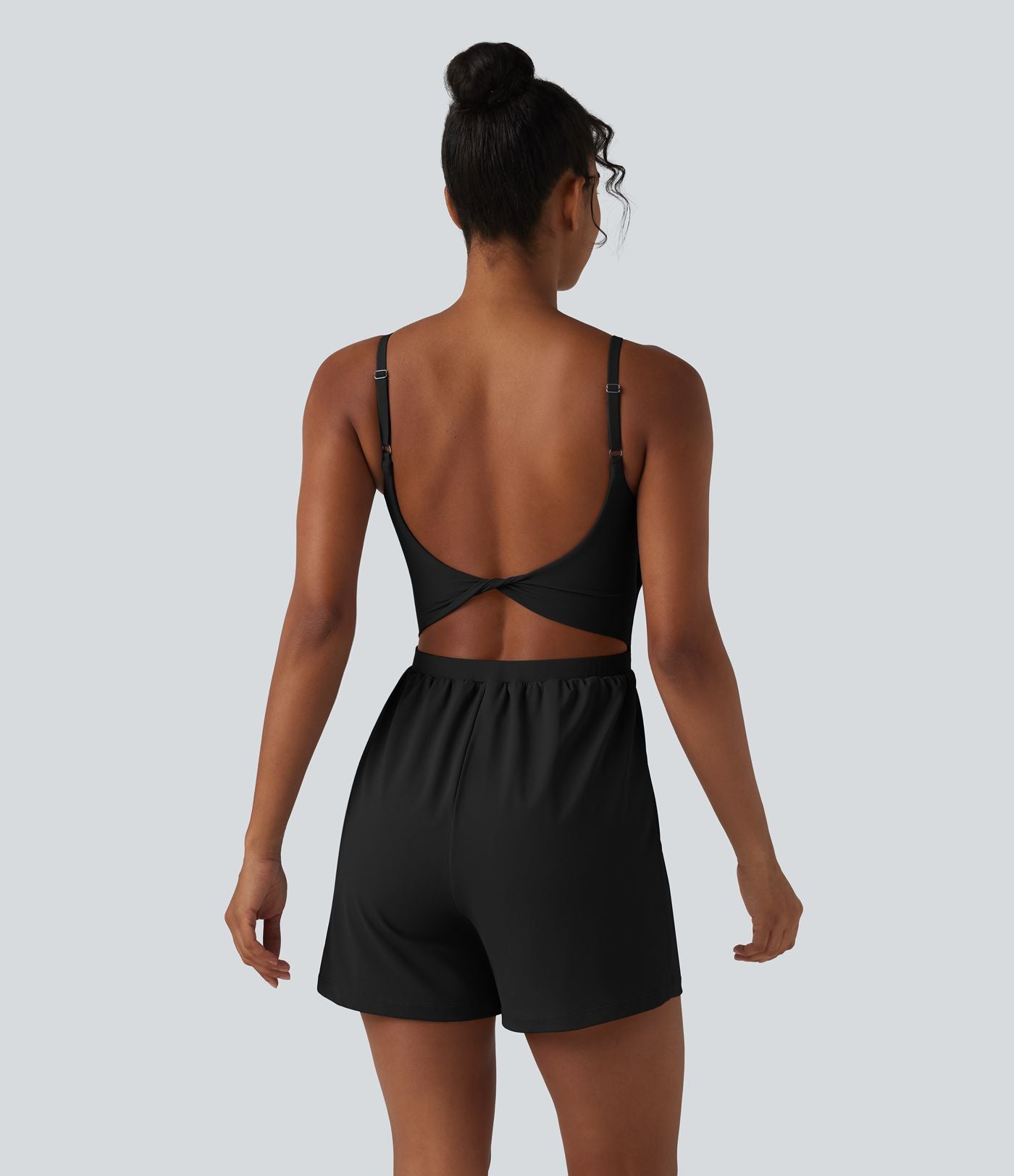 Barboteuse de yoga 2-en-1 SoftlyZero™ Airy effet frais InstantCool dos nu torsadé avec bretelles réglables, brassière intégrée et poche, accès facile Easy Peasy