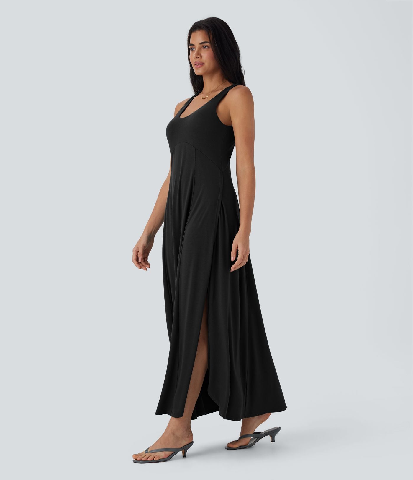 Robe longue à bretelles avec col U, dos nu, fente et coupe fluide