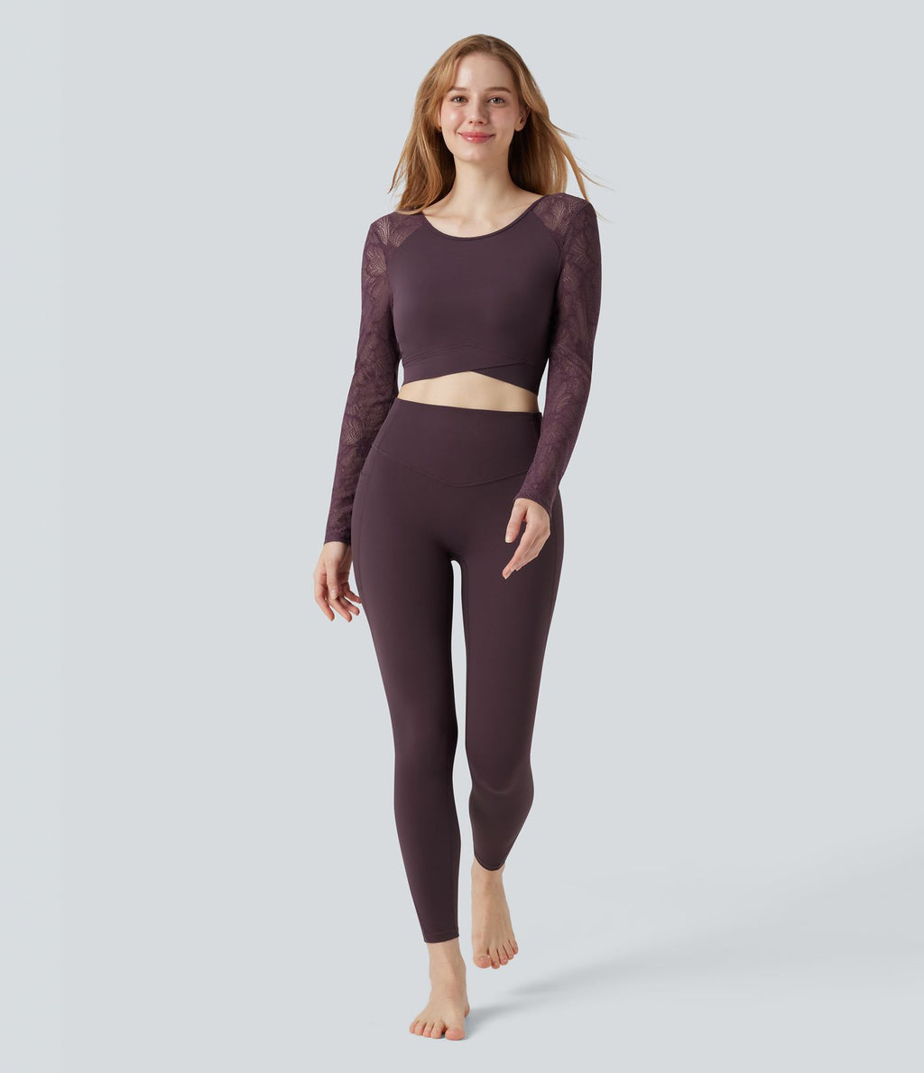 Haut de sport yoga court dos nu manches longues dentelle contrastante et ourlet croisé SoftlyZero™ - UPF50+