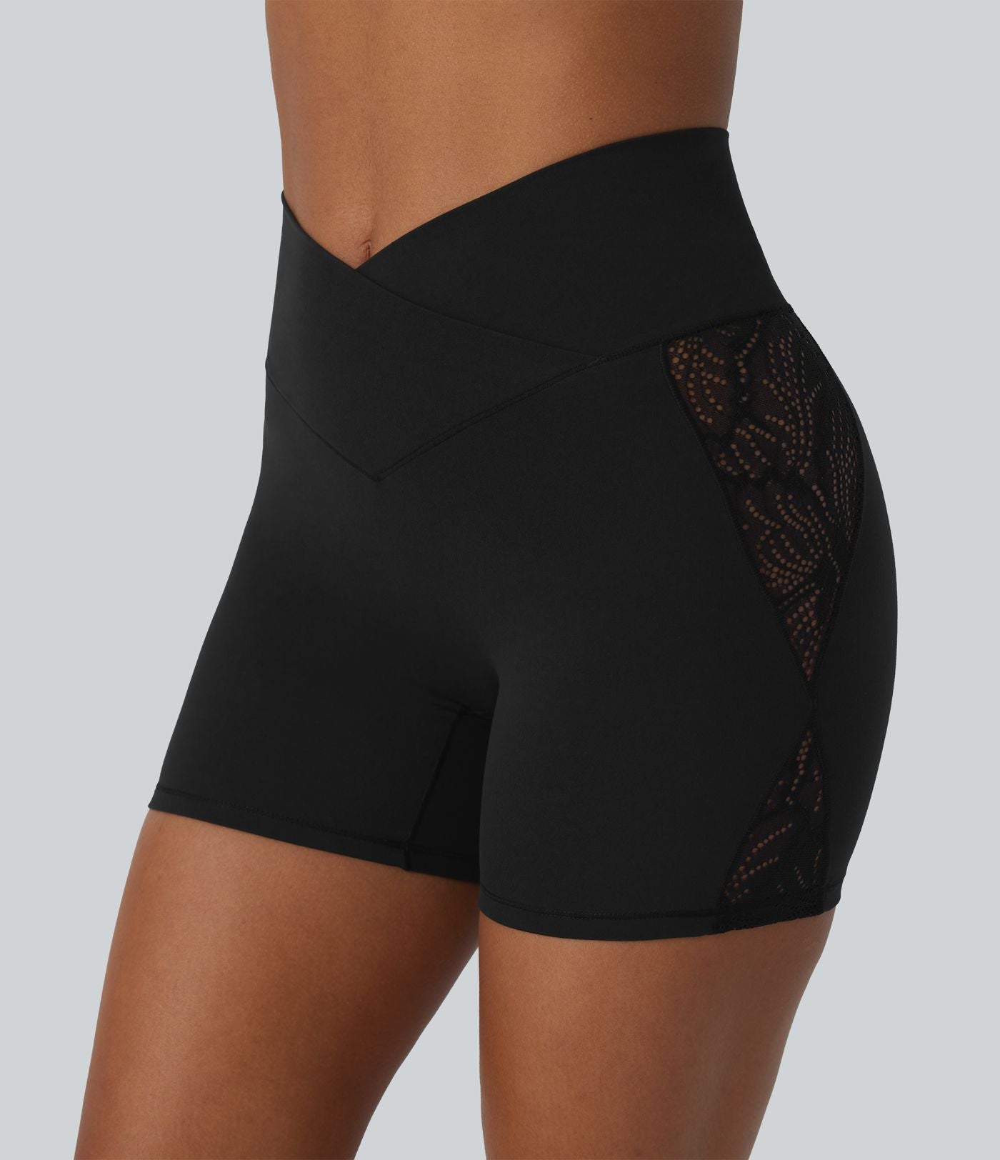 Softlyzero™ Short cycliste yoga taille haute croisé avec dentelle contrastée et poche arrière 12,5 cm - UPF50+
