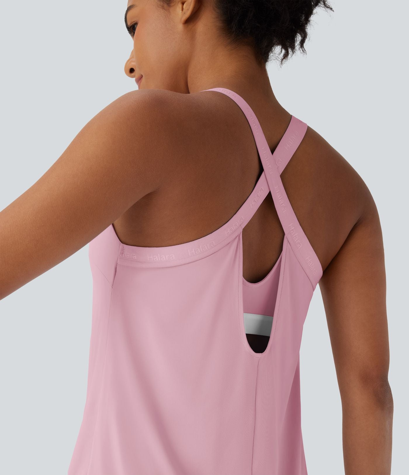 Débardeur yoga dos nu col U avec bretelles croisées, ourlet arrondi et effet frais InstantCool, protection solaire UPF50+