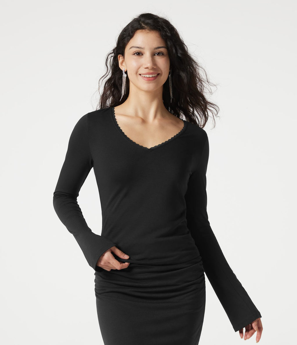 Haut en dentelle, col V, manches longues