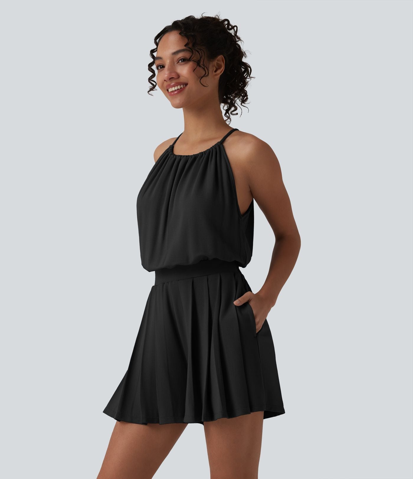 Combishort casual plissé col licou sans manches avec dos à nouer et poches – Easy Peasy