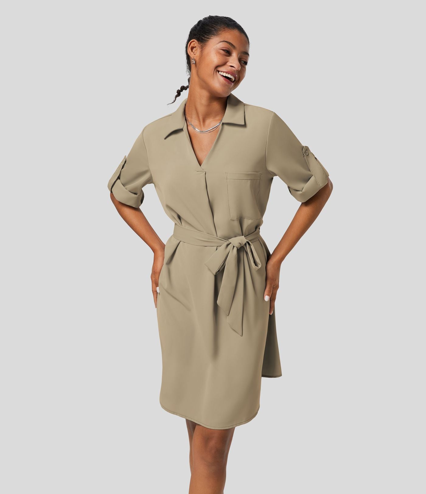 Robe-chemise décontractée à col, manches retroussables et ceinture