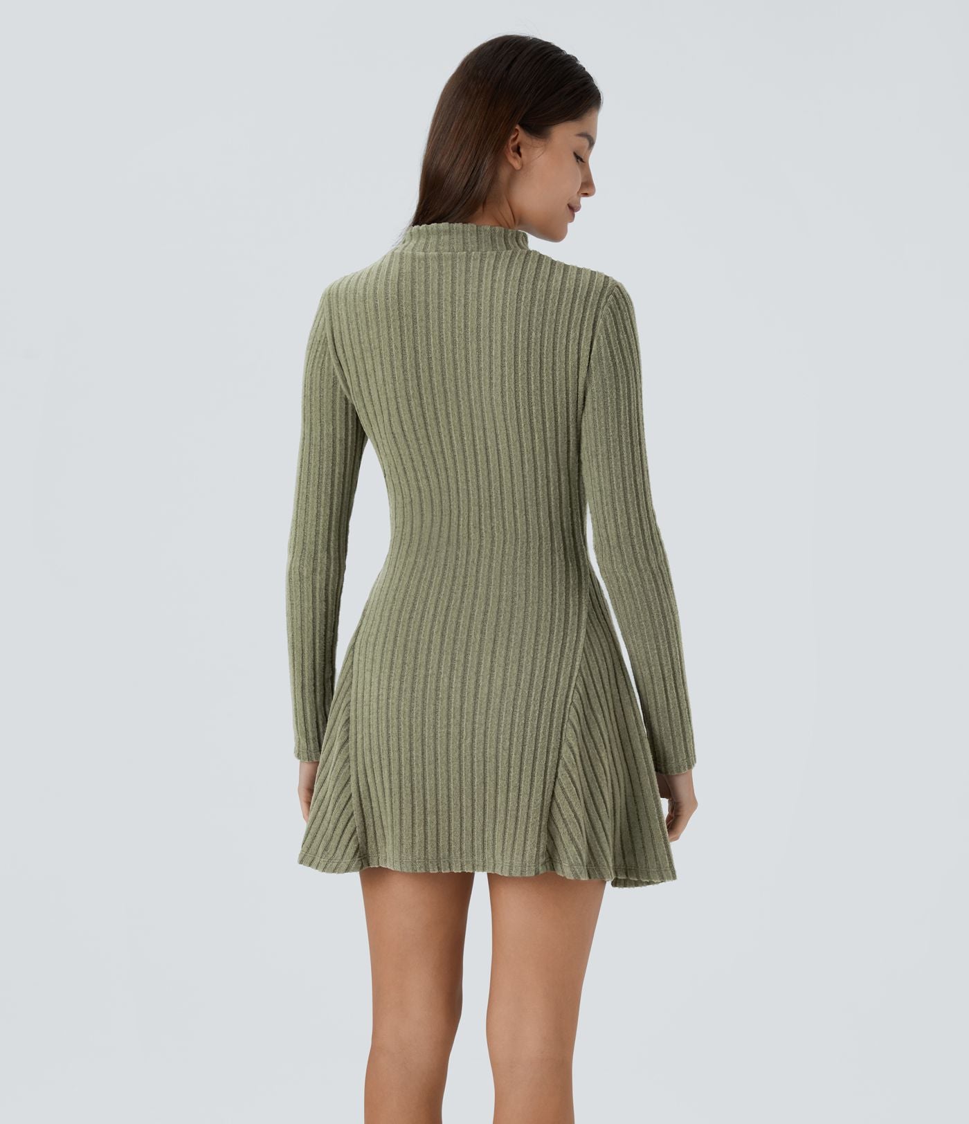 Robe de courte décontractée en maille côtelée à col montant et manches longues
