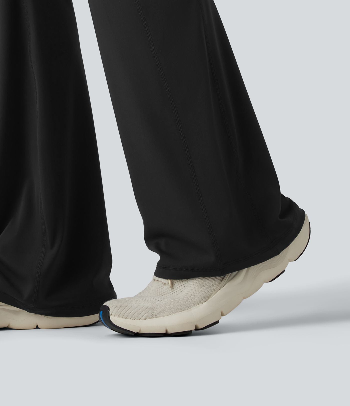 Legging de yoga bootcut SoftlyZero™ taille haute avec poches - UPF50+