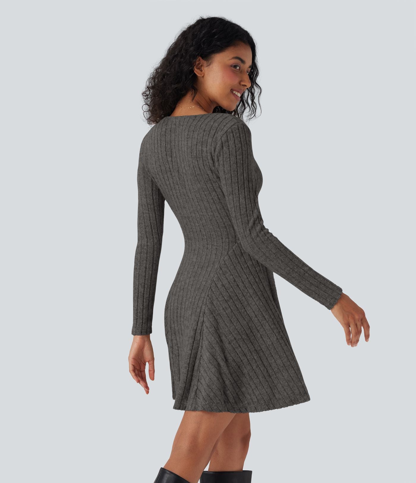 Robe décontractée mini évasée maille côtelée col V manches longues