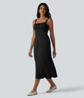 Robe fluide midi de villégiature sans manches, encolure carrée, dos nu croisé, fronces et soutien-gorge intégré