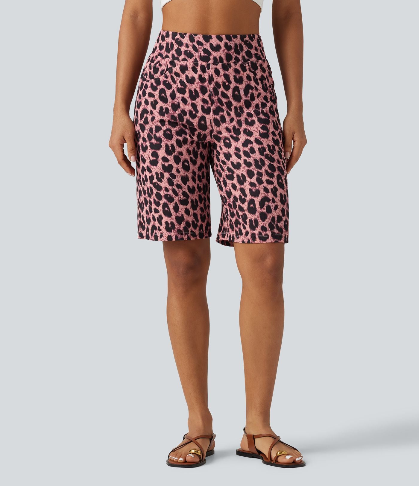 Short ample taille haute en tissu gaufré imprimé léopard 25 cm avec poches