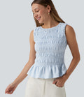 Top casual à rayures col bateau sans manches avec smocks et ourlet à volants