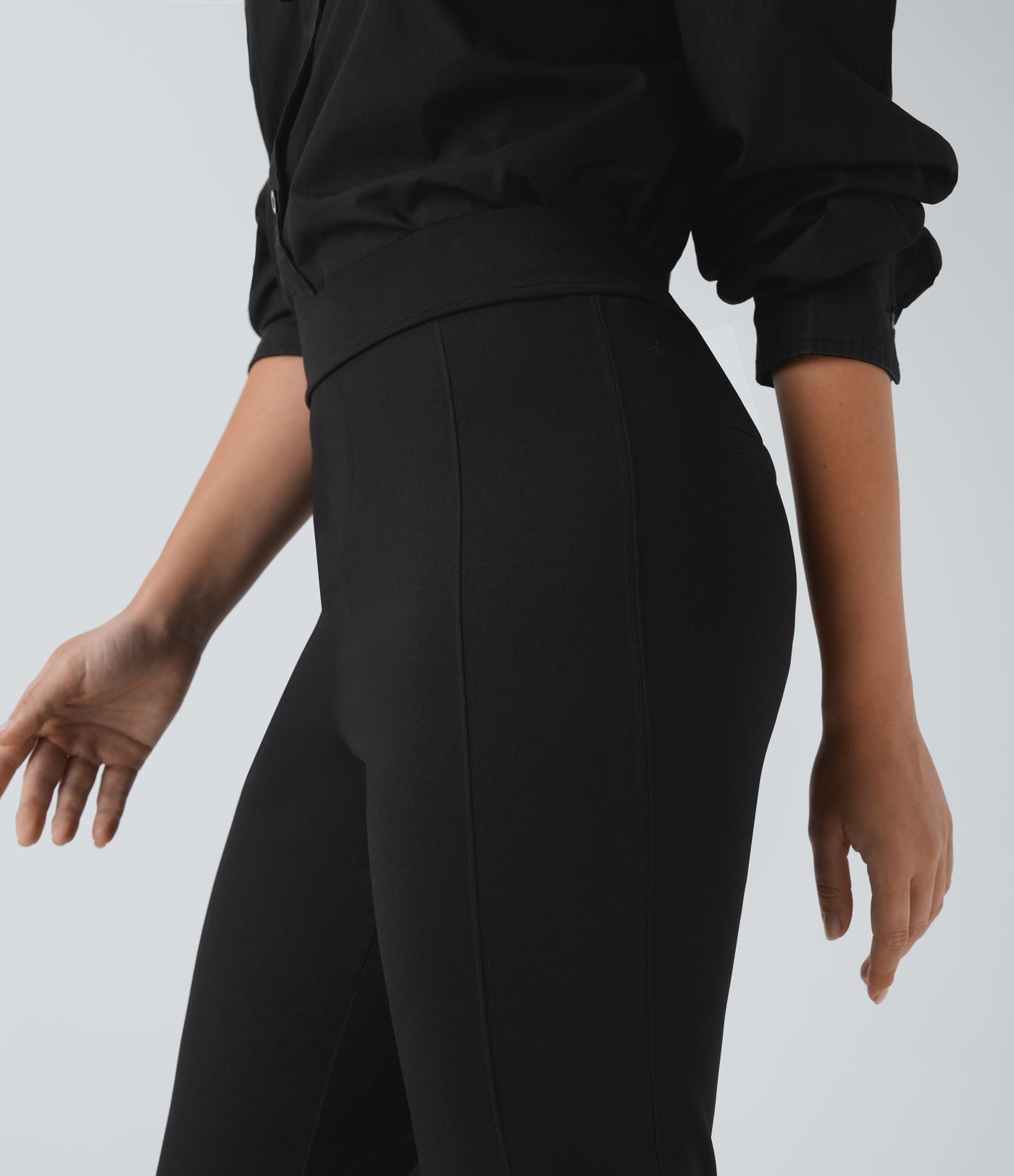 Pantalon fuselé ajusté longueur cheville taille haute ourlet roulotté