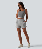 Short casual taille mi-haute à plis piqués, ourlet arrondi et poches, 7,5 cm
