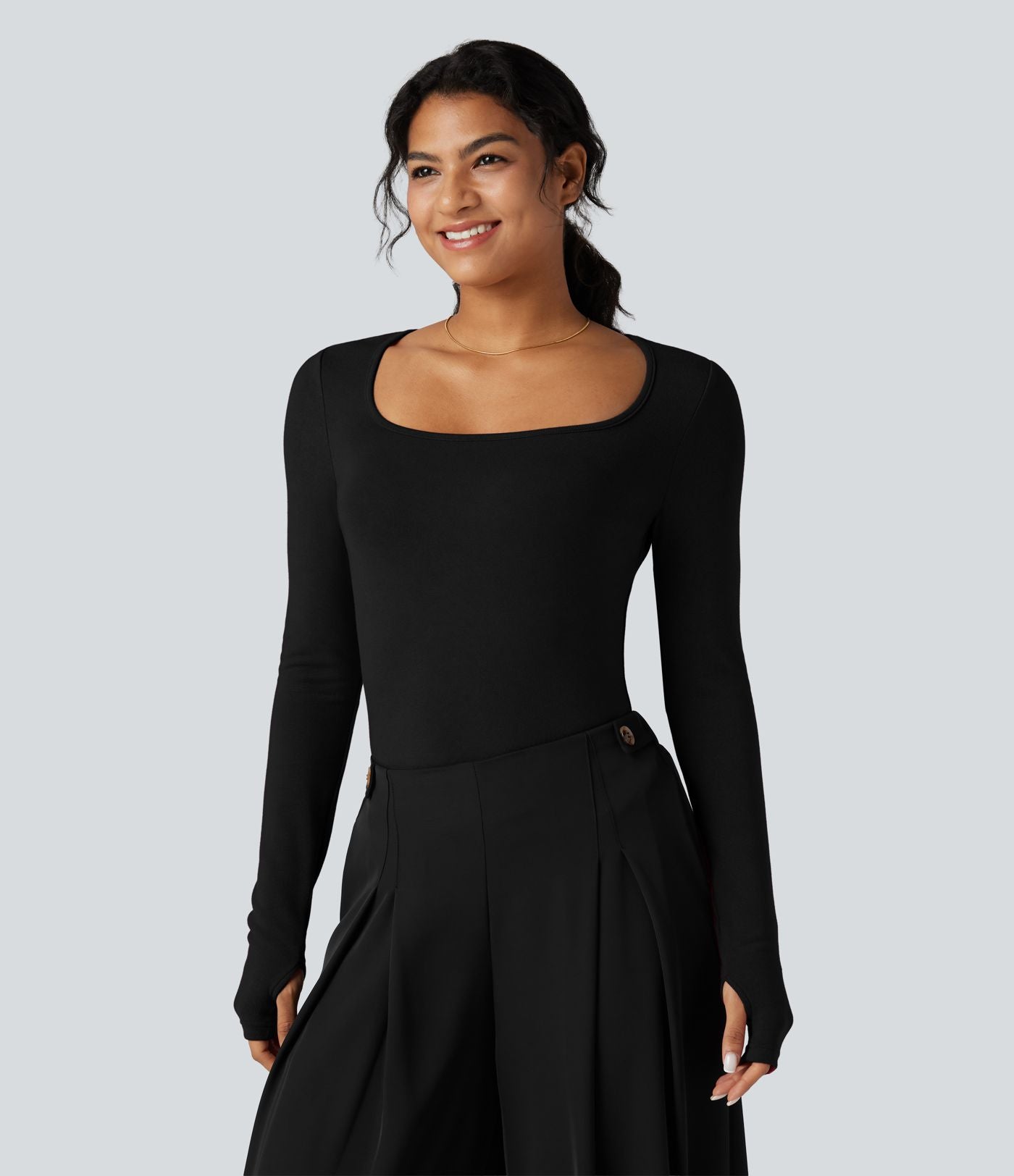 T-shirt tailleur col carré manches longues coupe ajustée