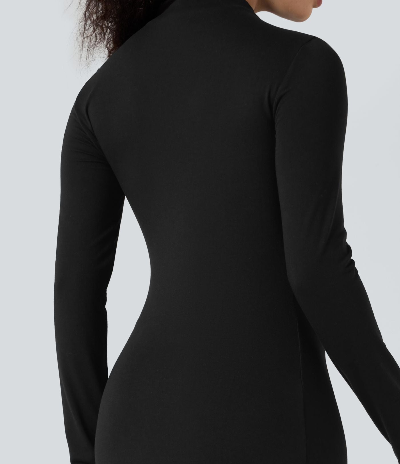 Robe mi-longue col montant manches longues