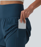Short de yoga 2-en-1 SoftlyZero™ Airy effet frais InstantCool taille ultra-haute 22,8 cm avec poches