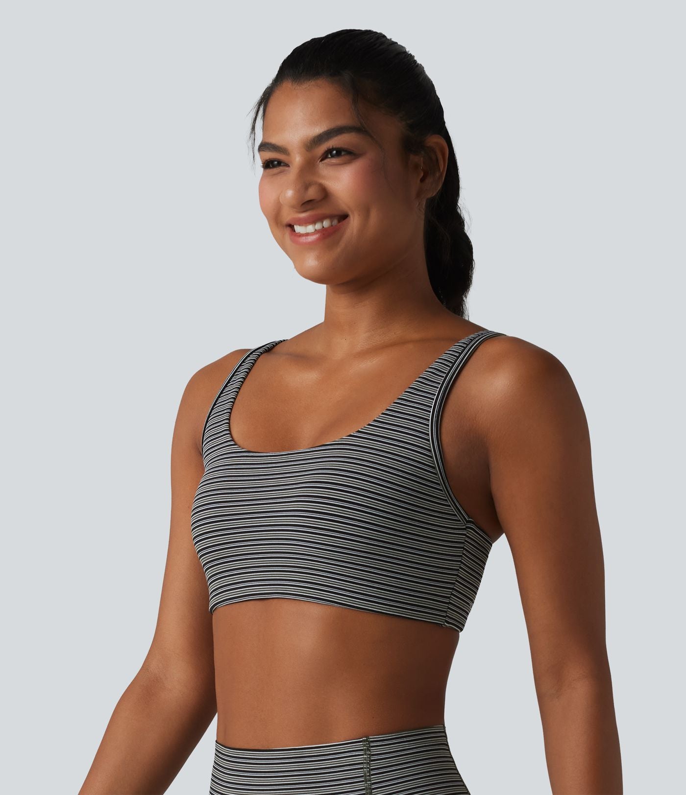 Brassière de sport Halara UltraSculpt™ à rayures jacquard, maintien léger, décolleté en U et découpe intégrée