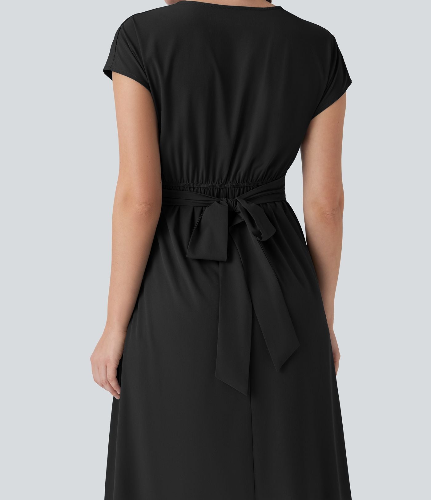 Robe midi Breezeful™ col V manches courtes à liens dans le dos séchage rapide avec poches latérales