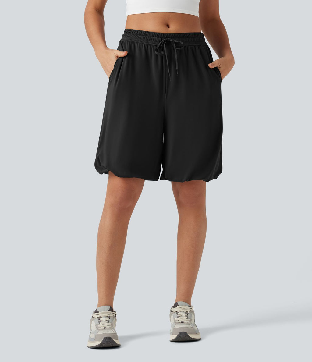 Short bouffant de danse taille basse en SoftlyZero™ à cordon de serrage avec poches - UPF50+