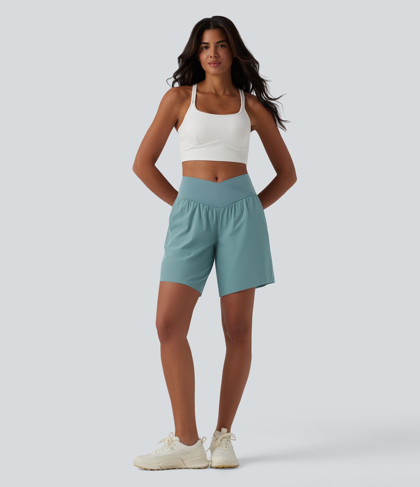 Short de yoga Breezeful™ 2-en-1 à séchage rapide taille haute croisée 17,5 cm avec poches