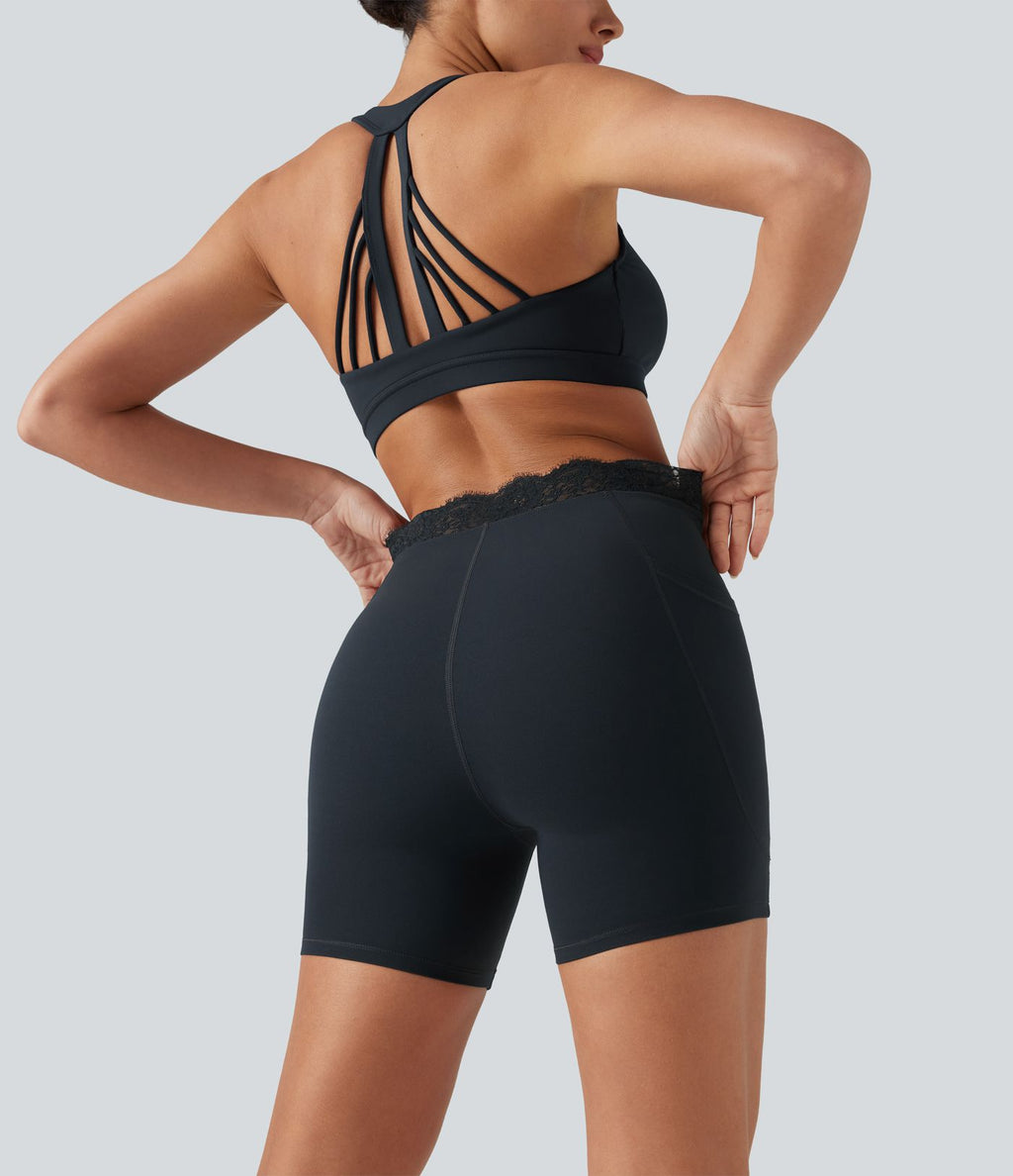 Short de yoga cycliste Halara UltraSculpt™ en dentelle contrastée taille haute et coupe en V, 12,5 cm, avec poches