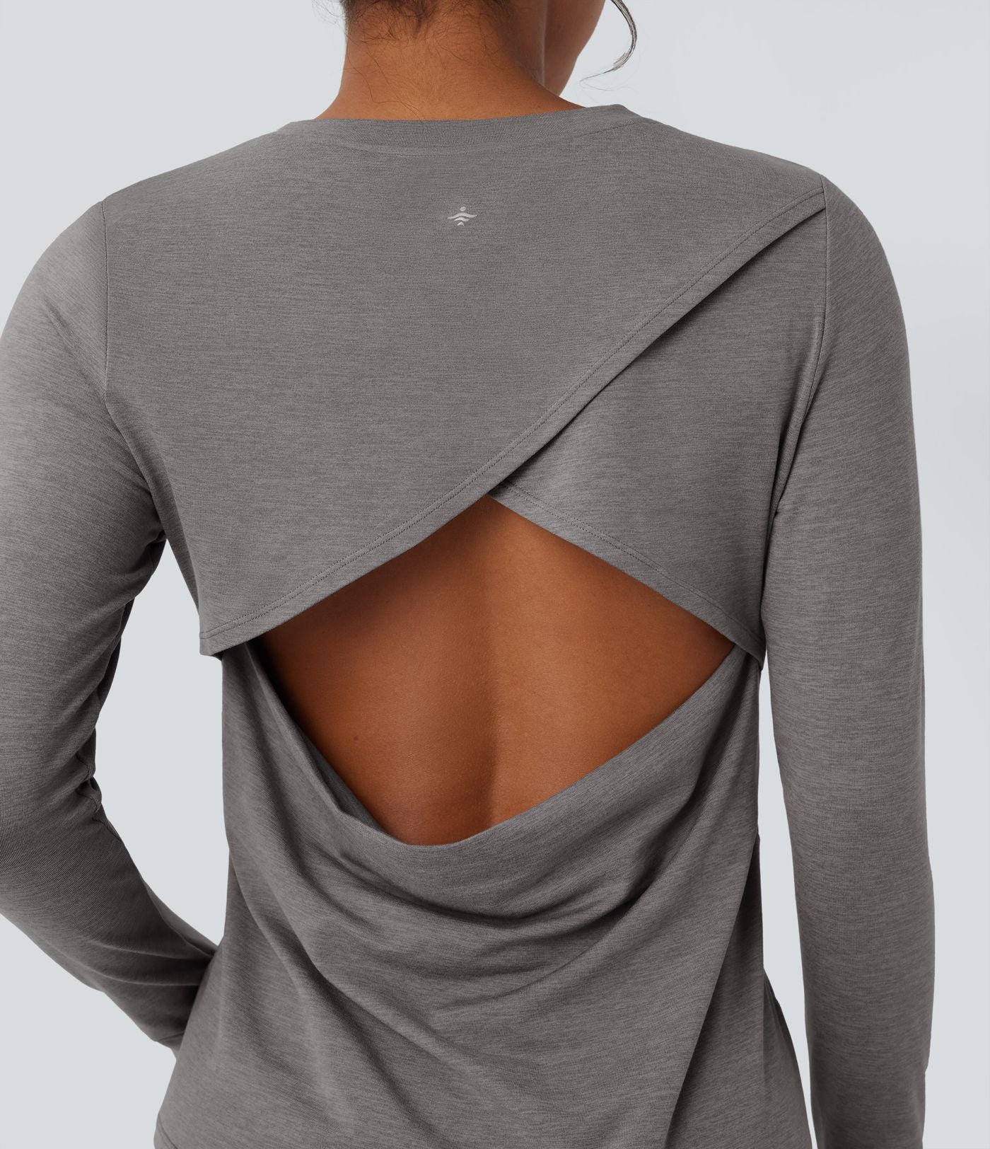 Haut de sport yoga dos nu manches longues avec trous pouces