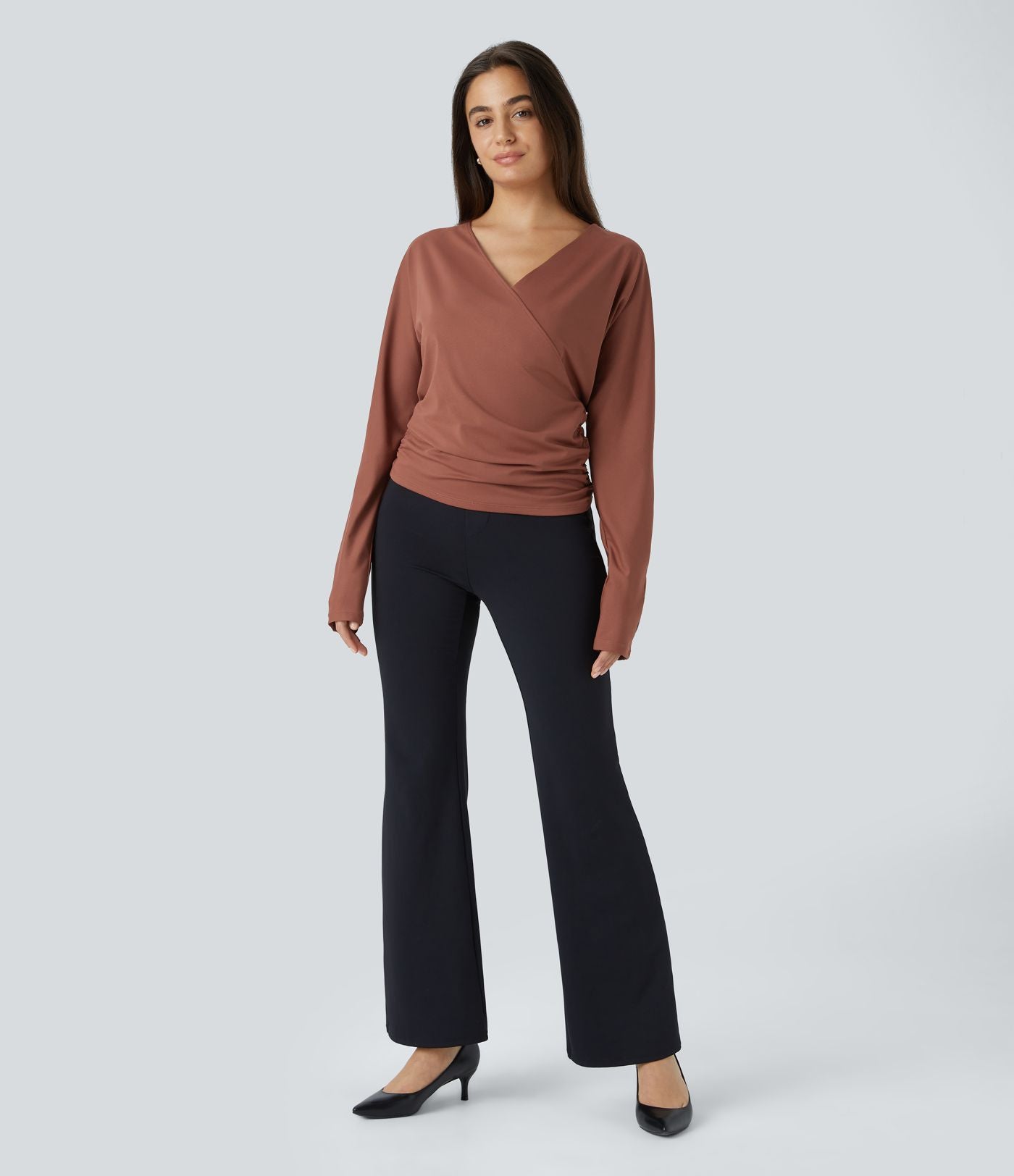 Haut de travail uni froncé croisé à manches longues et col en V