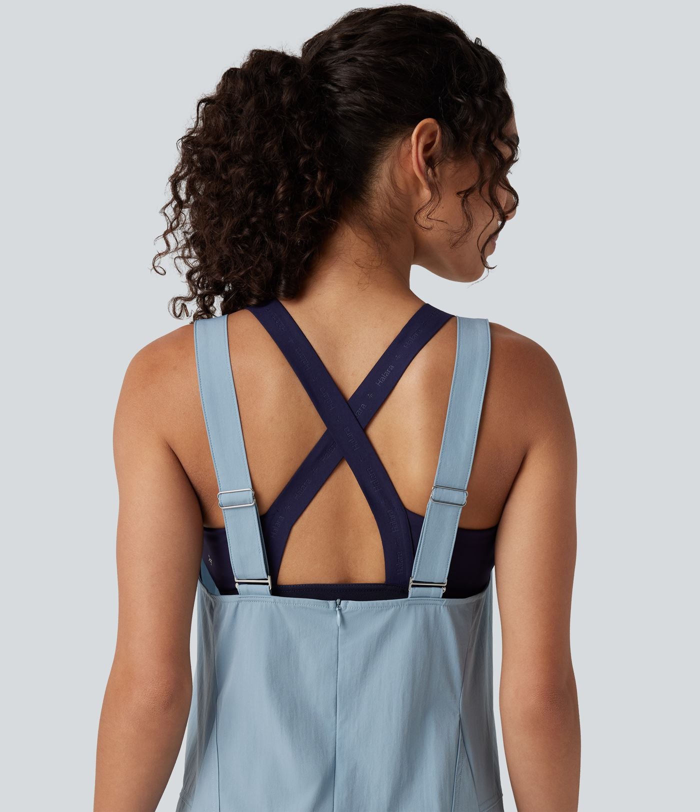 Robe active de randonnée mini cargo à encolure U, bretelles ajustables et poches