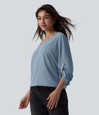 Blouse esprit bureau défroissage facile, col V et manches longues
