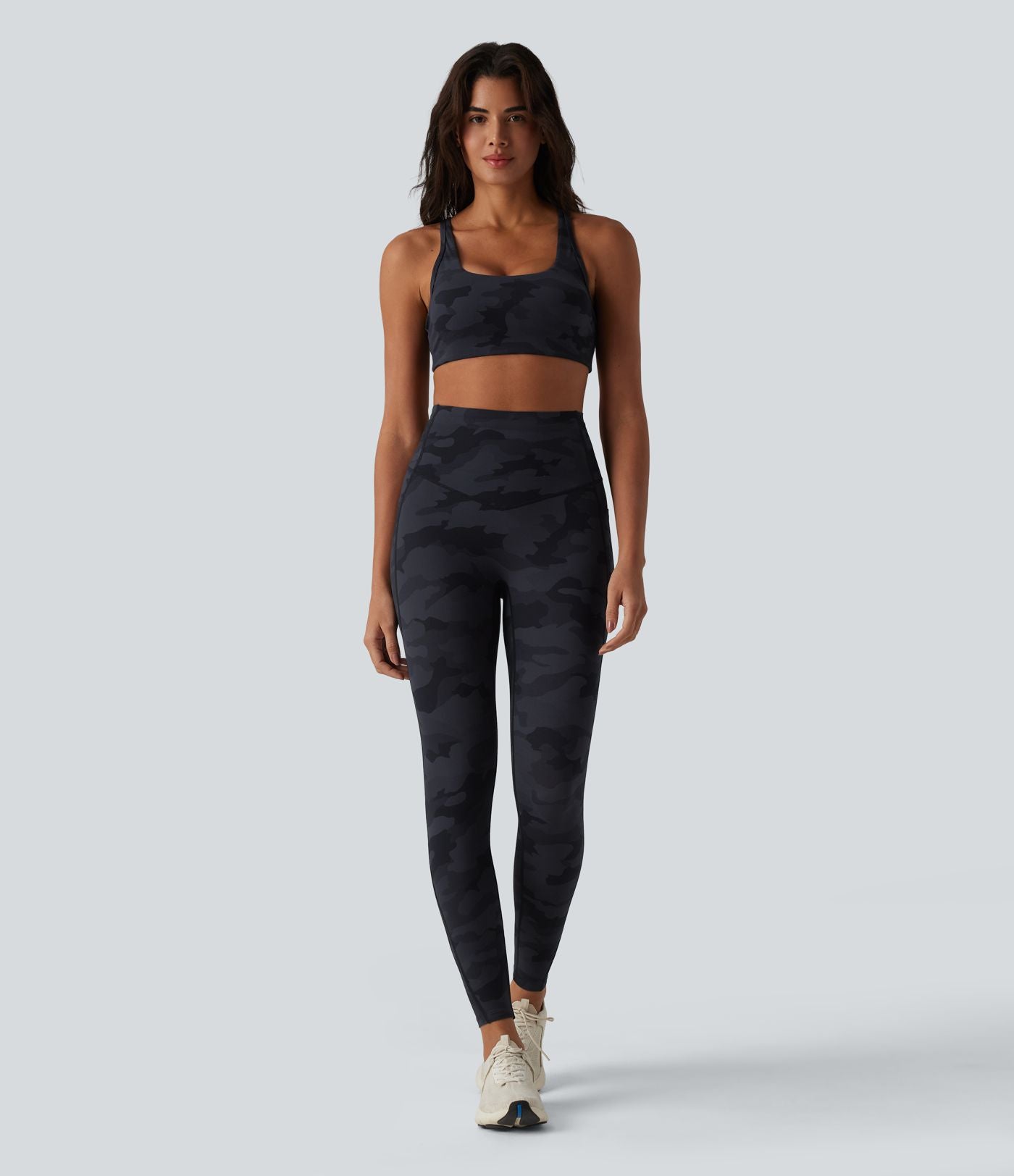 Halara UltraSculpt™ Brassière de sport yoga maintien léger col U à découpes imprimé camouflage