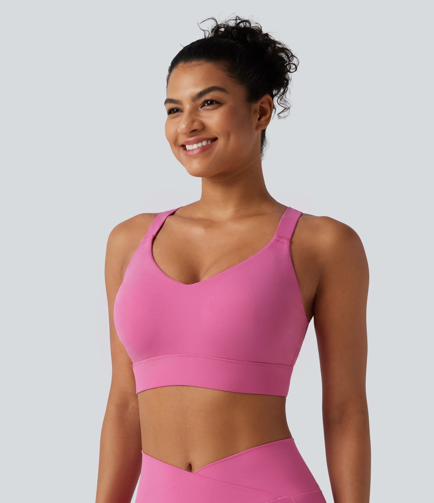 Haut brassière de sport Halara UltraSculpt™ maintien moyen col V, dos nu, bretelles croisées, coussinets amovibles, bonnets E à G
