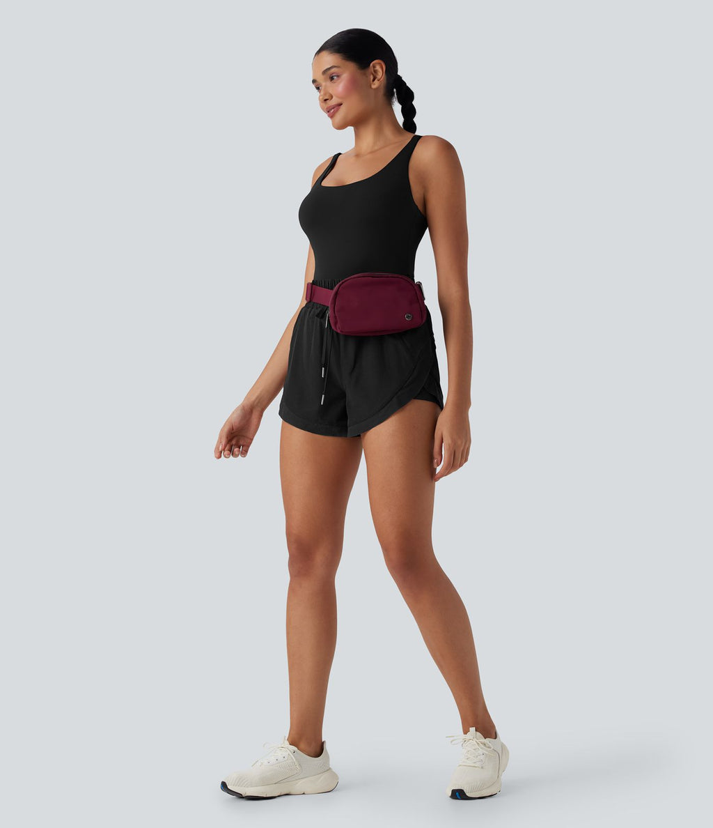 Combi-short de running 2-en-1 dos nu smocké avec cordon de serrage et poches latérales