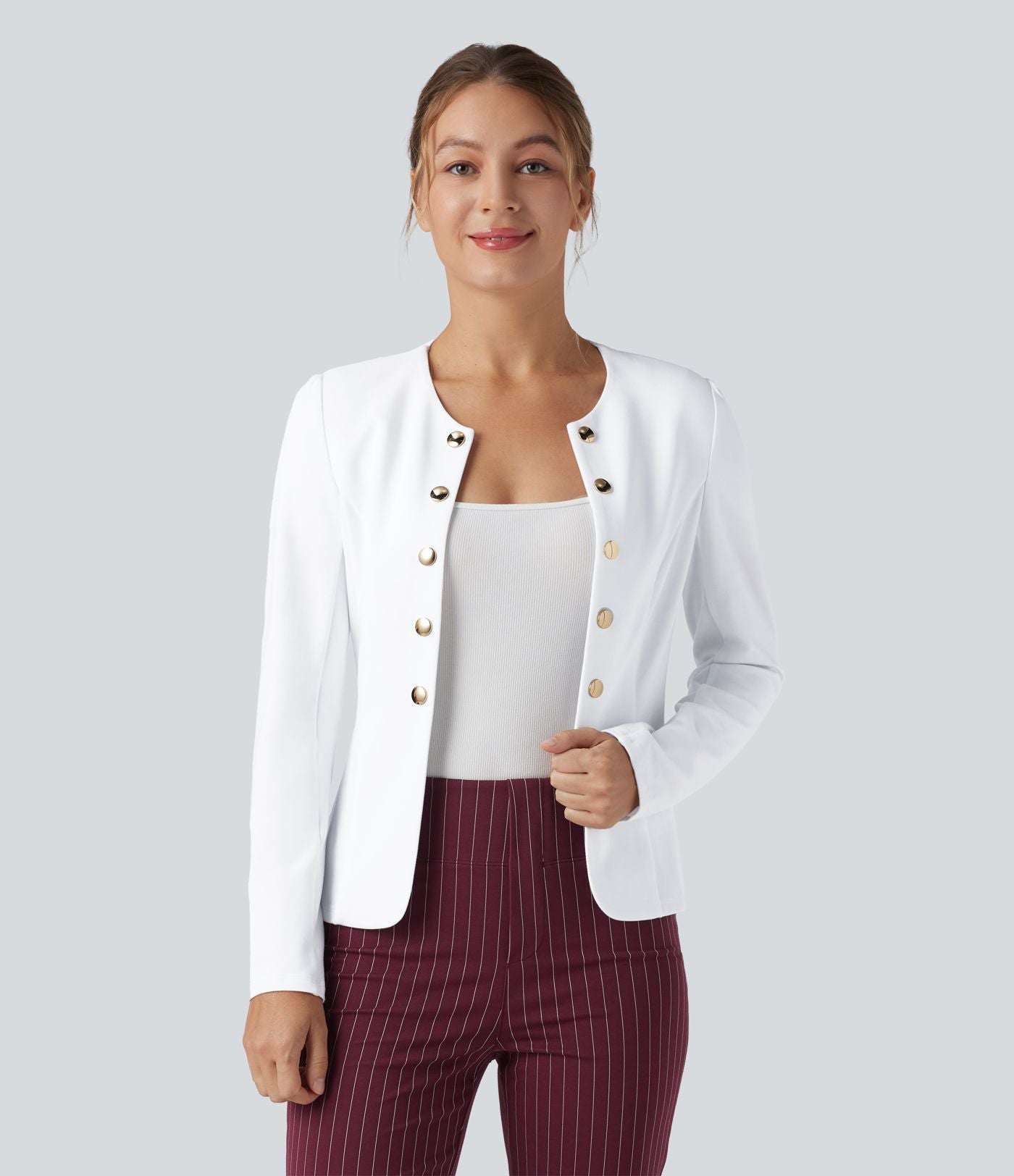 Blazer tailleur ajusté à col rond, manches longues avec boutons décoratifs