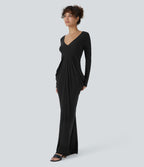 Robe longue froncée à manches longues et décolleté plongeant en V
