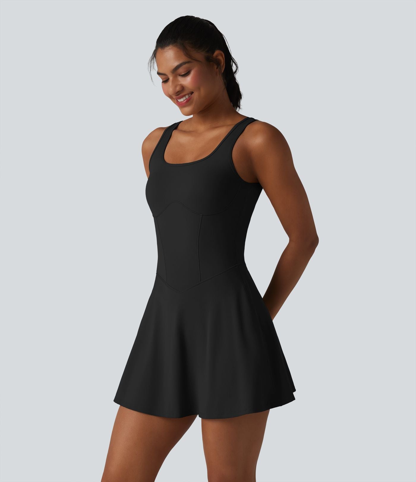 Robe de sport mini sans manches col U 2 en 1 avec soutien-gorge intégré et poches - Easy Peasy