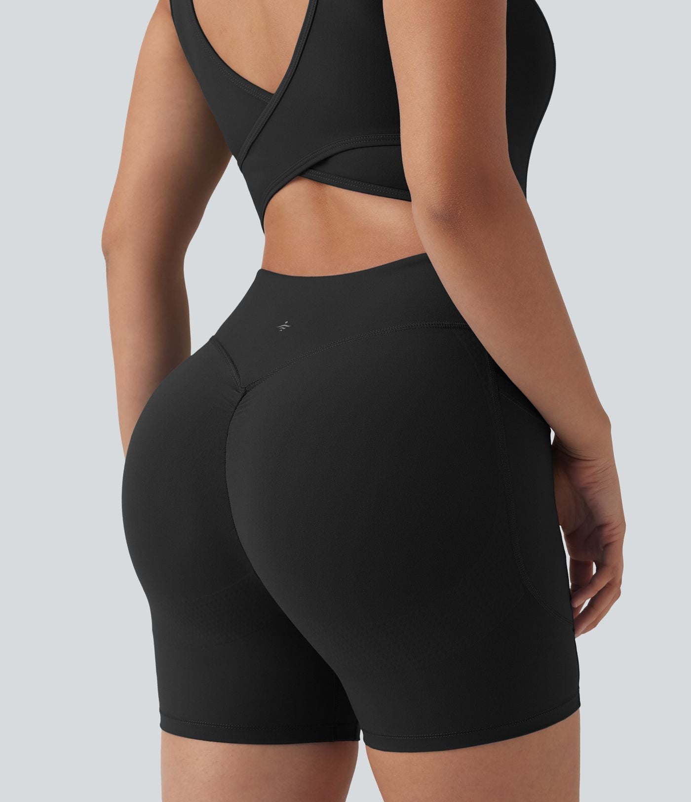 Combinaison moulante de sport Halara UltraSculpt™ dos nu avec bretelles croisées, ventre plat, effet push-up fessier, coussinets non amovibles et poches – Easy Peasy