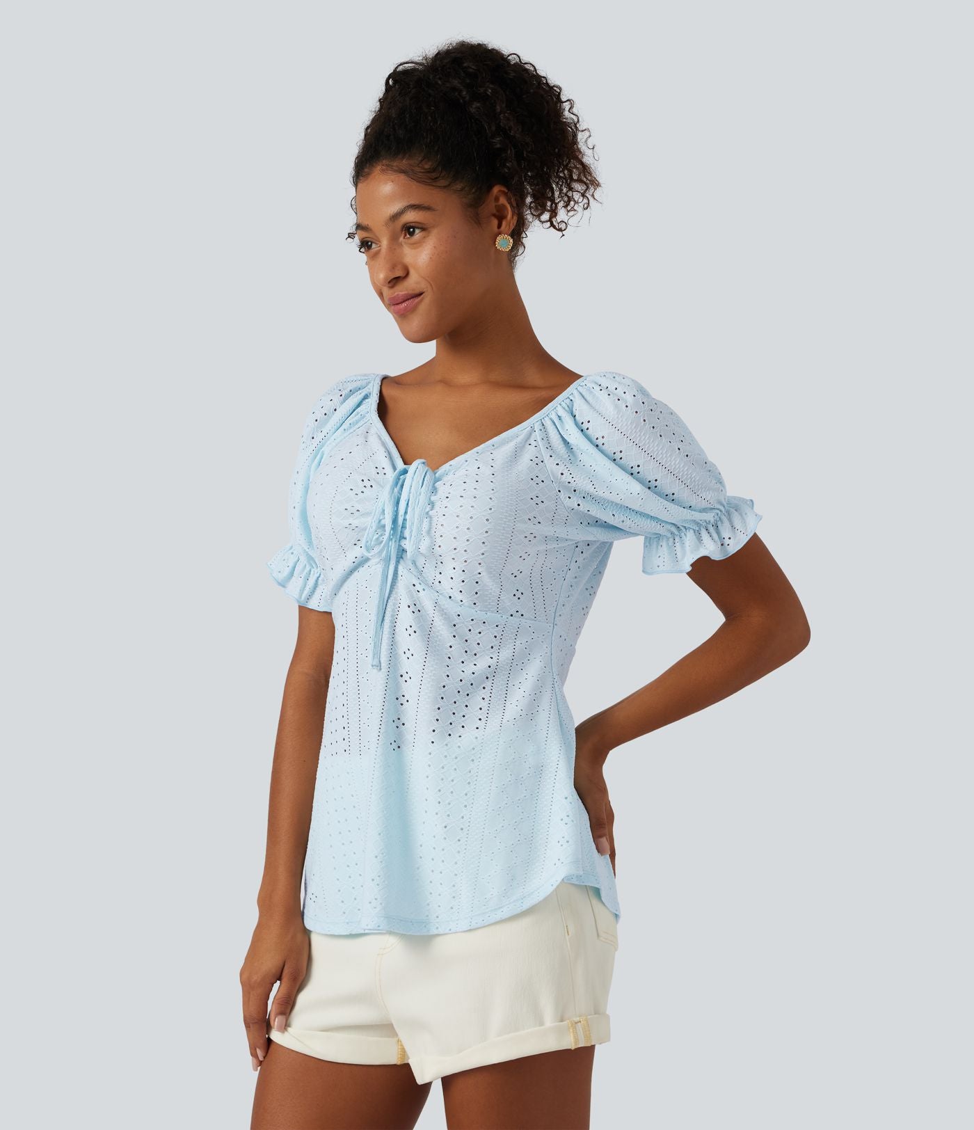 Blouse décontractée col V manches courtes bouffantes lacée ajourée