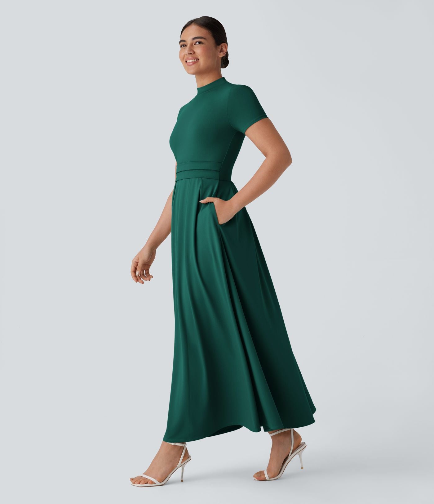 Robe longue décontractée à col montant, manches courtes et poches latérales