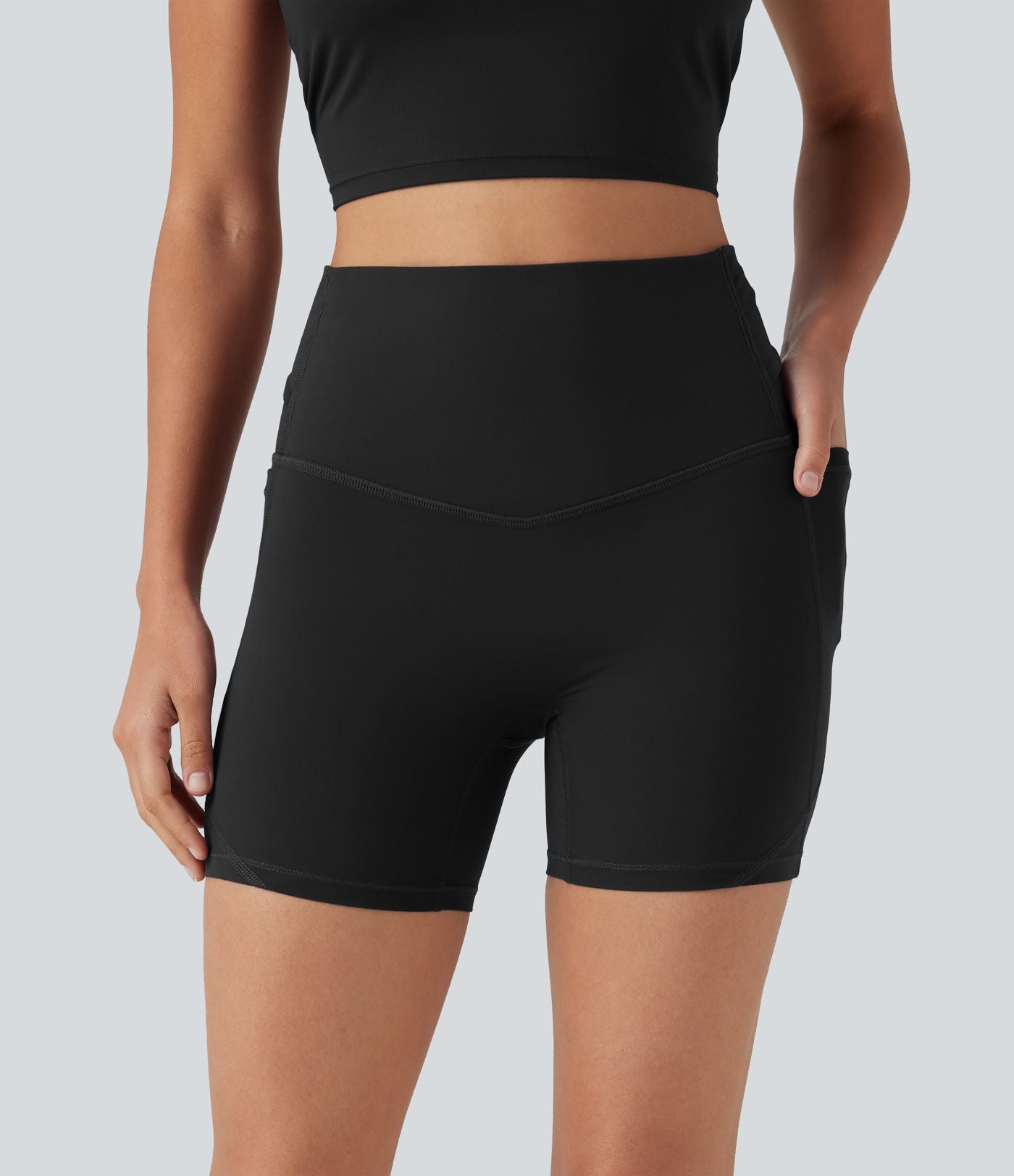 Short biker de yoga Halara UltraSculpt™ taille haute avec détail torsadé au dos, poches, 12,5 cm