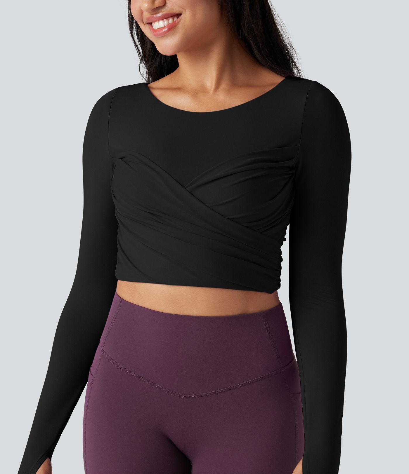 Top de sport yoga court push-up mousse col échancré manches longues avec trous pouces croisé