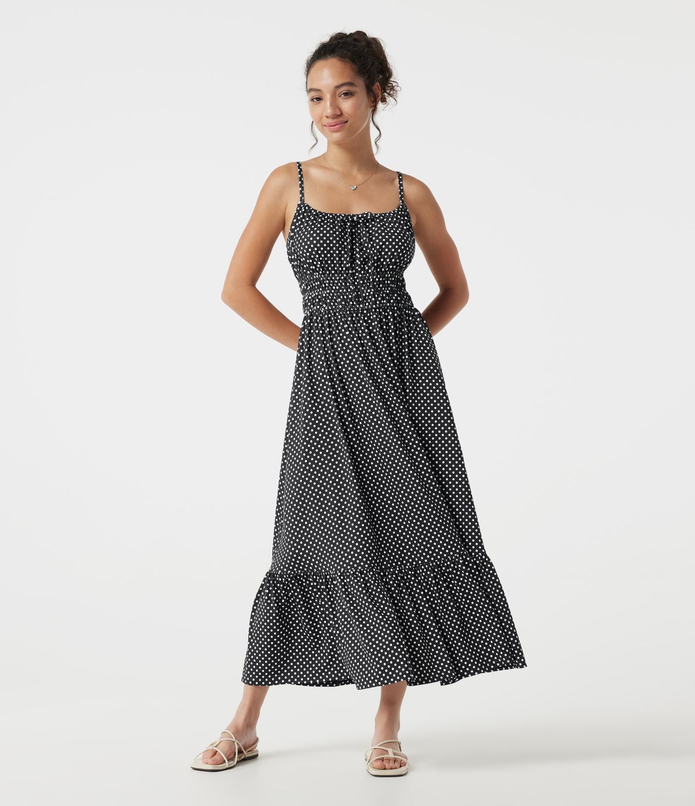 Robe nuisette midi fluide à pois avec lien à nouer à l’avant